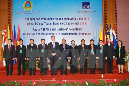 ASEAN Chief Justices Roundtable on Environment opens - ảnh 1